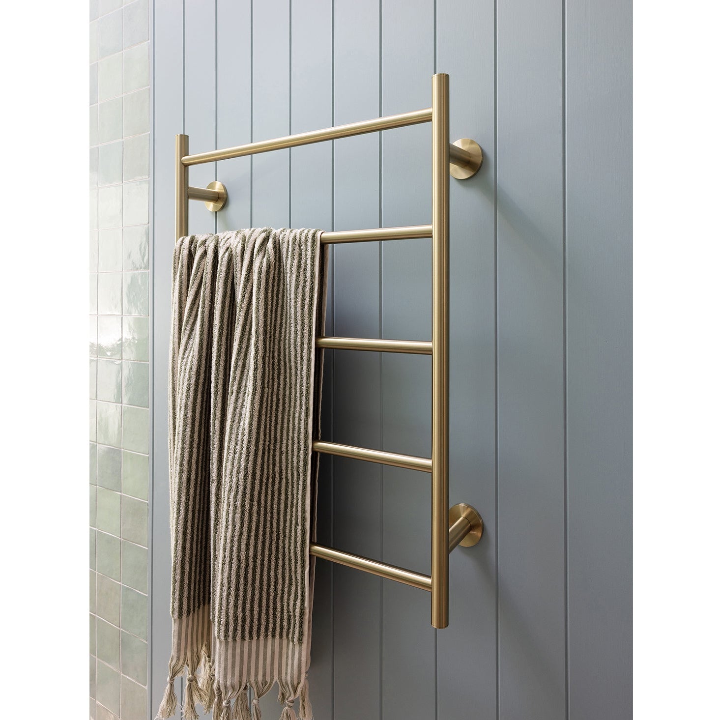 PHOENIX RADII 5-BARS ROUND HEATED TOWEL LADDER W/ ROUND PLATE BRUSHED GOLD 550MM