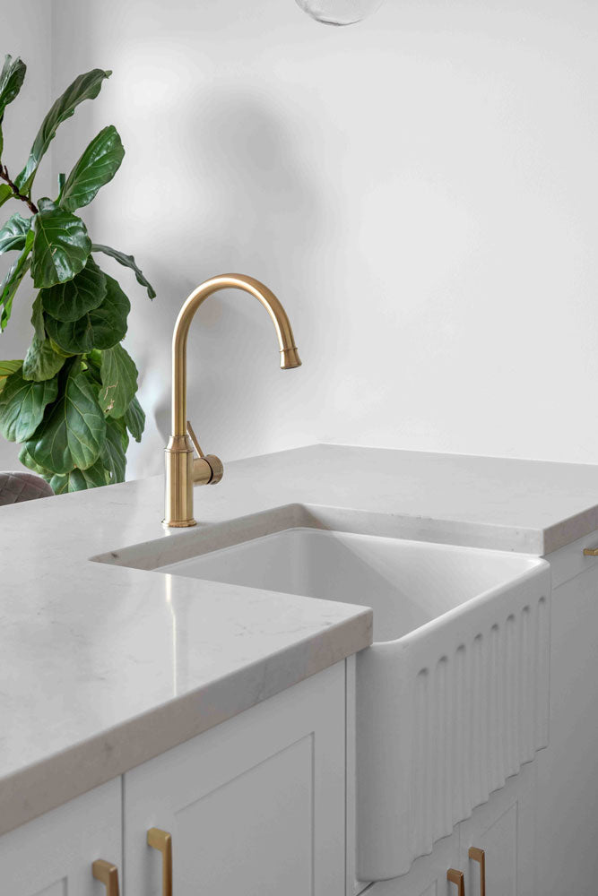 TURNER HASTINGS NOVI RIBBED FARMHOUSE BUTLER SINK GLOSS WHITE 500MM