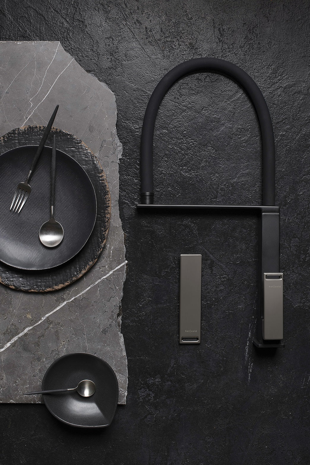PHOENIX ZIMI SINK MIXER 460MM MATTE BLACK