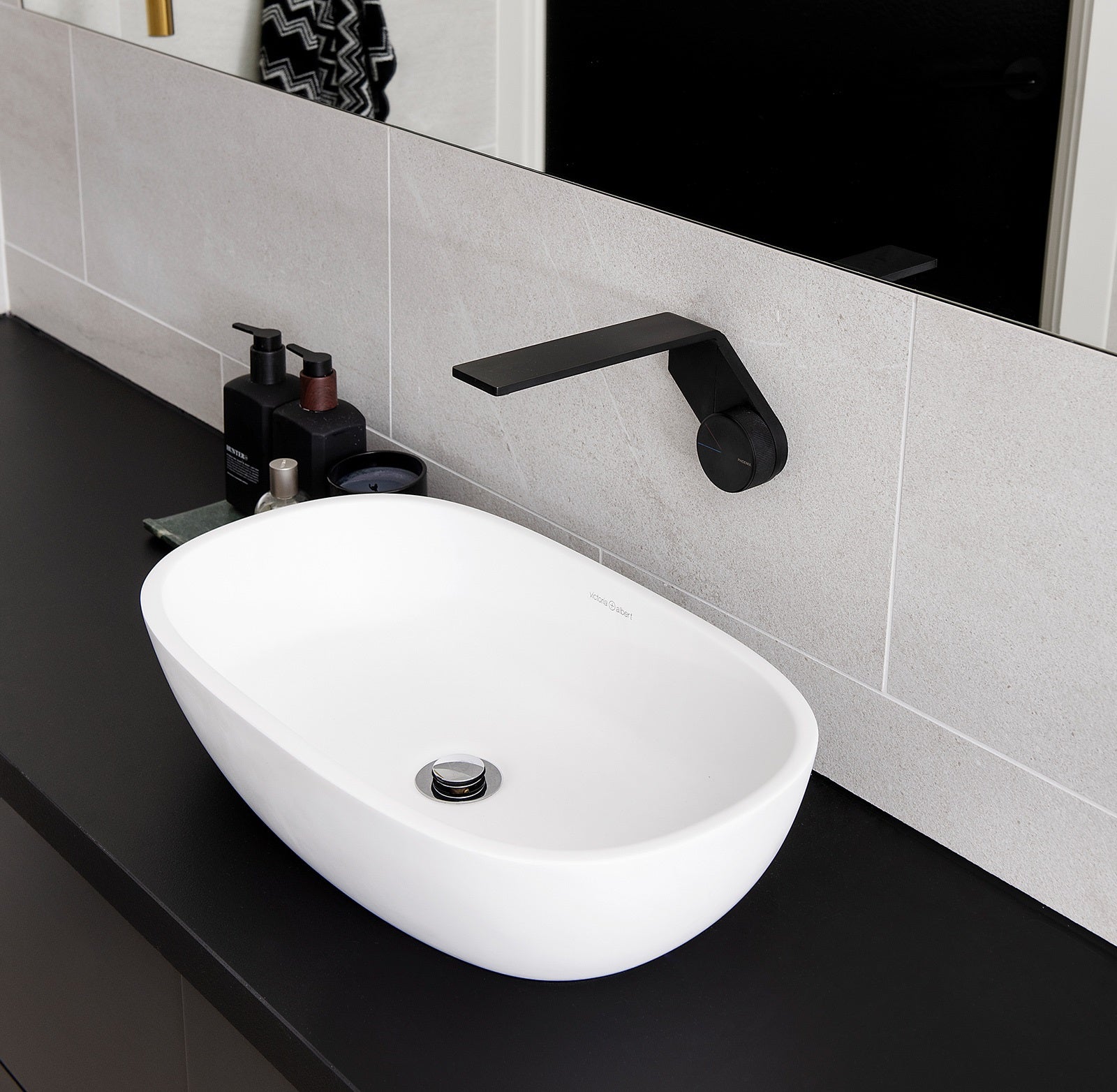 PHOENIX AXIA WALL BASIN BATH MIXER SET 200MM MATTE BLACK