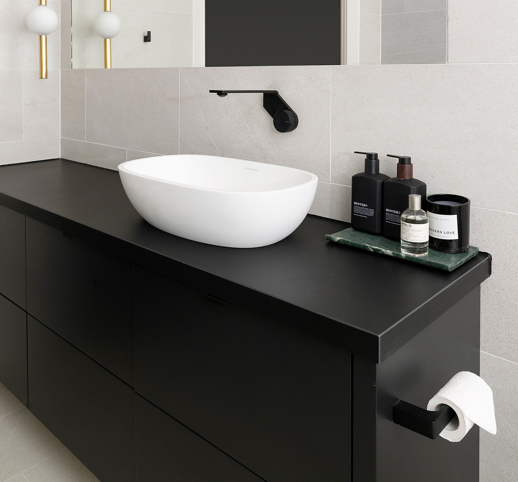 PHOENIX GLOSS TOILET ROLL HOLDER MATTE BLACK 176MM