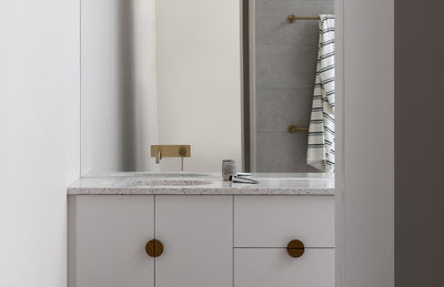 PHOENIX RADII SINGLE NON-HEATED TOWEL RAIL ROUND PLATE BRUSHED GOLD 800MM