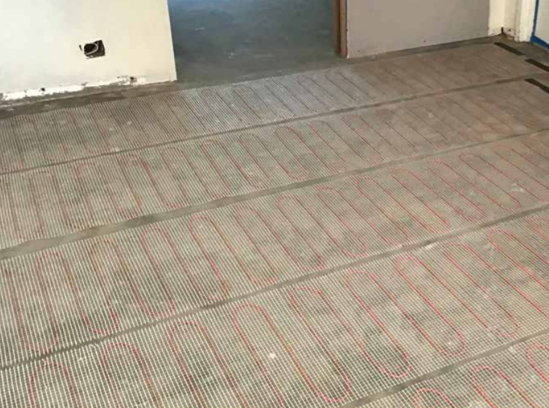 RADIANT HEATING IN SCREED FLOOR HEATING KIT